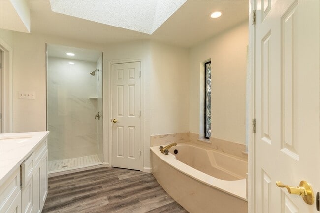 Building Photo - 5201 Rustle Leaf Dr