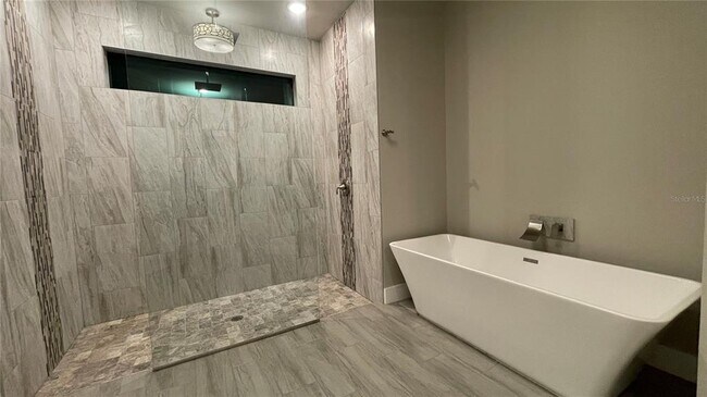 Building Photo - 318 Radford Ave