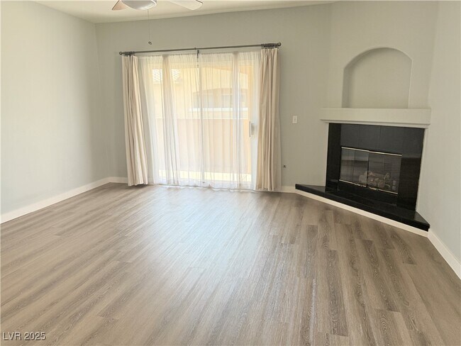 Building Photo - 1600 Cardinal Bluff Dr