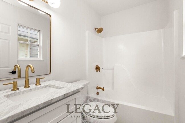 Building Photo - 100 Sadler Ct