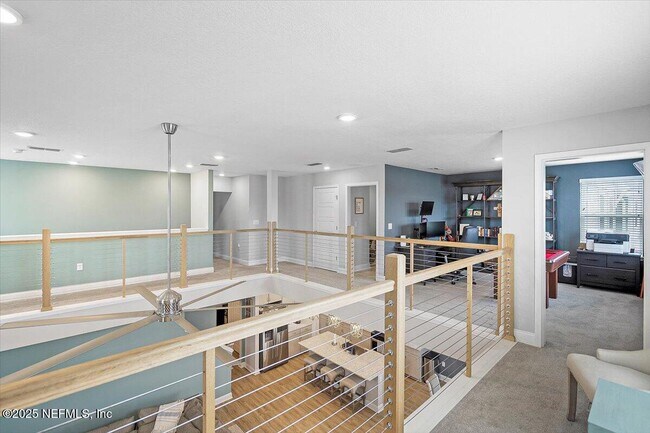 Building Photo - 227 Daydream Ave