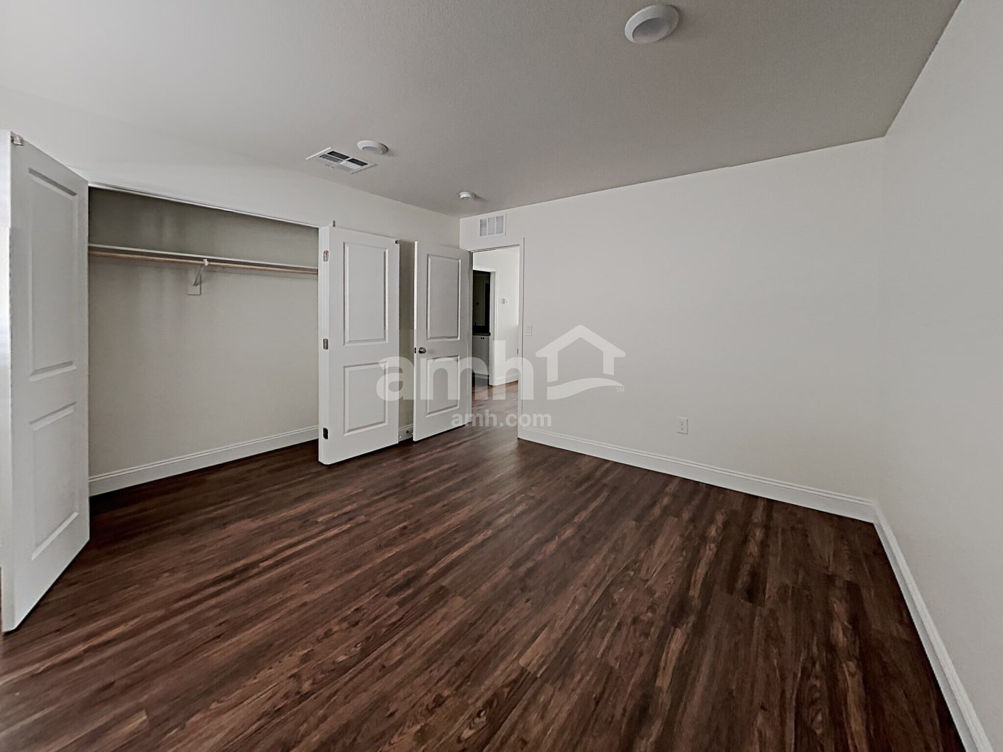 Building Photo - 6035 Schmidt St