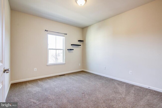 Building Photo - 426 Exchange Avenue