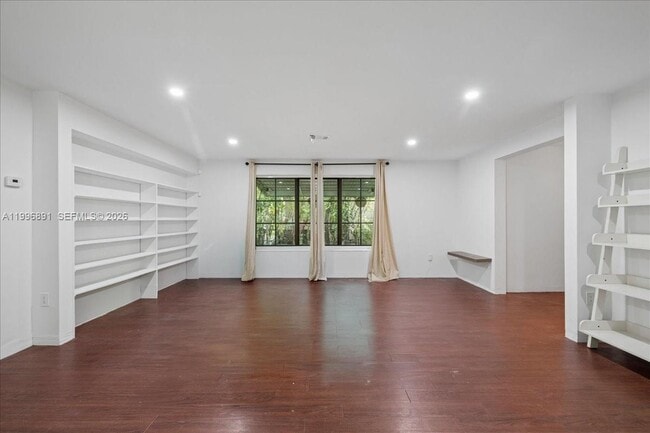 Building Photo - 3490 William Ave