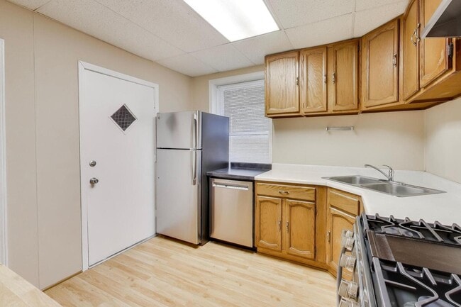 Building Photo - 3920 N Austin Ave