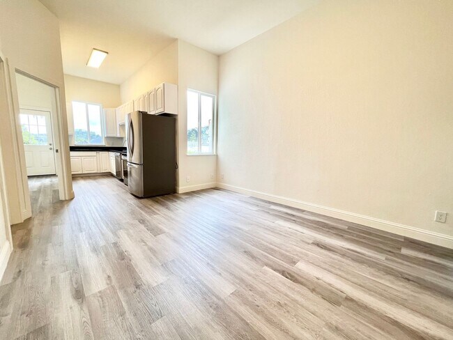 Building Photo - 963 Oak
