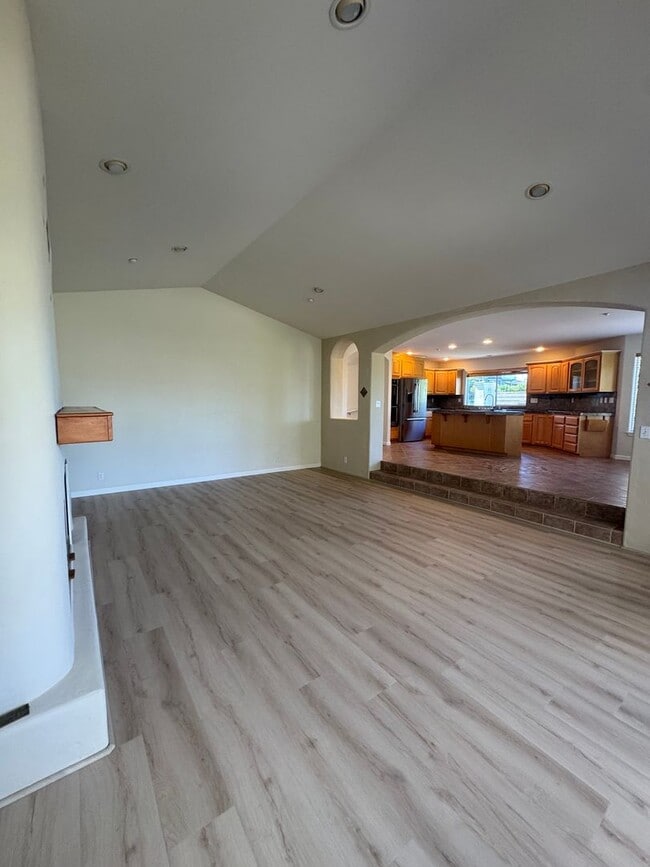Building Photo - Ocean view home on the hill in Santa Cruz!