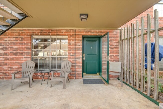 Building Photo - 11540 Chimney Rock Rd