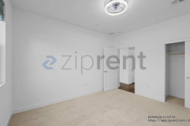 Building Photo - 15961 Mavericks Ln