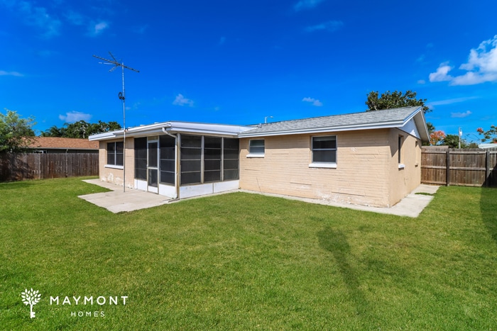 Building Photo - 3724 Redwood Dr