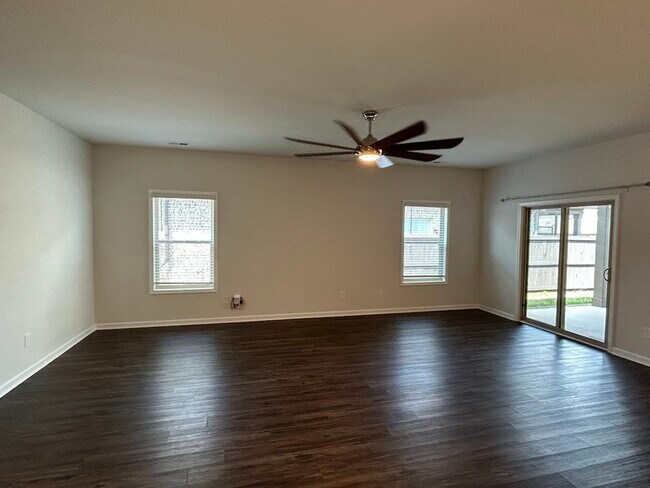 Building Photo - 115 Pomelo St