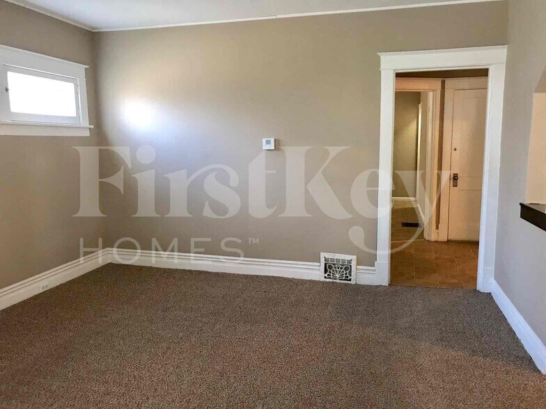 Building Photo - 2112 Lexa Dr