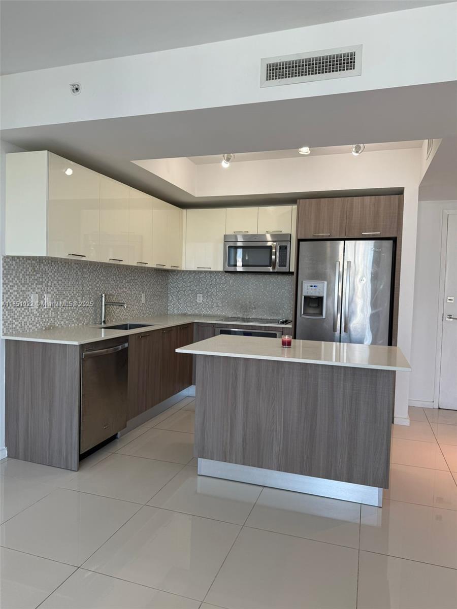 Building Photo - 5252 NW 85th Ave