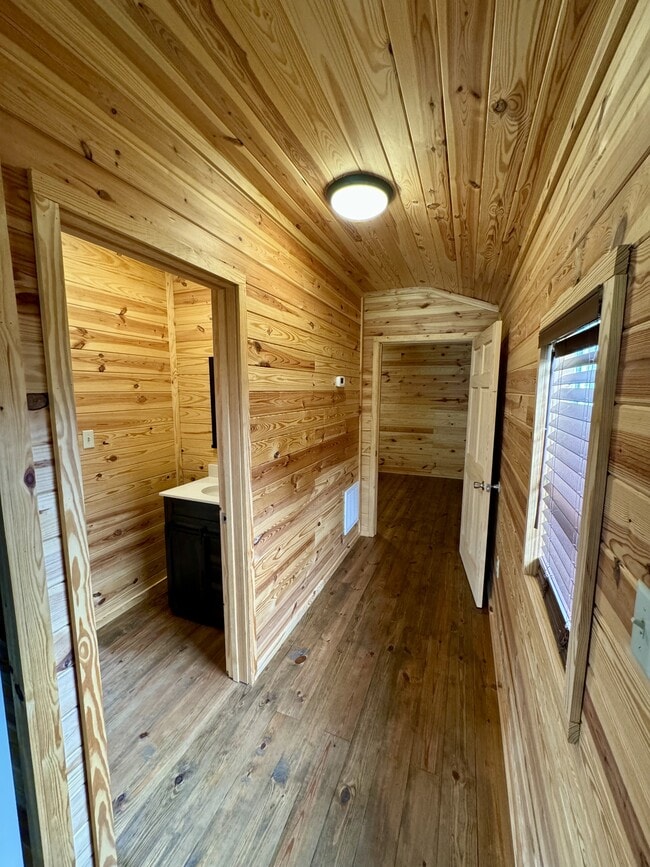 Building Photo - 17023 Sledge Rd