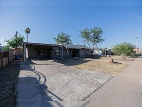 Building Photo - 1619 E Whitton Ave