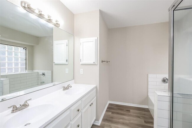 Building Photo - 6104 SE 84th St