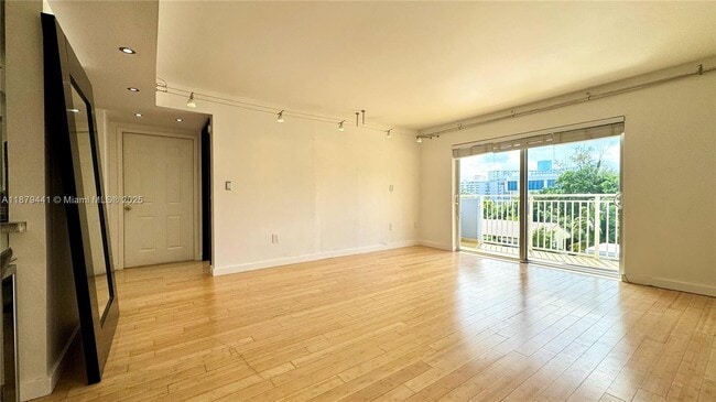 Building Photo - 947 Lenox Ave.