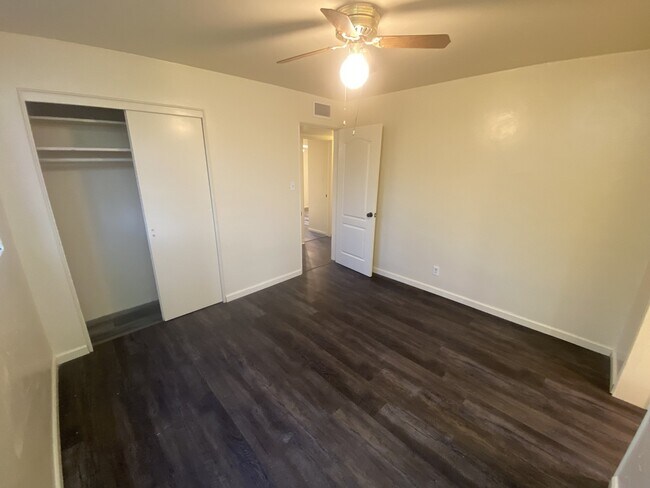 Building Photo - 5609 E Pima St