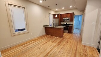 Building Photo - 44 Saint Margaret St