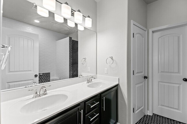 Building Photo - 9621 Solana Vista Loop