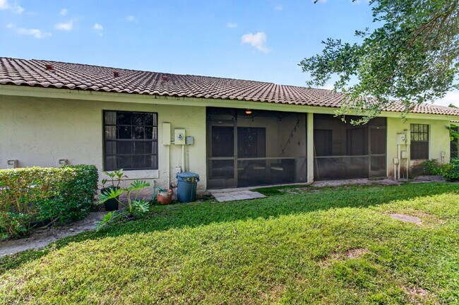 Building Photo - 460 Hardwood Pl