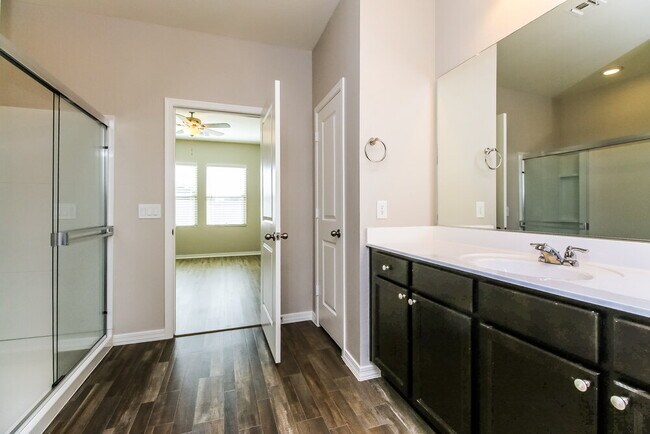 Building Photo - 4611 W Foldwing Dr