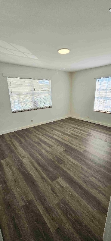 Building Photo - 765 W 7th St