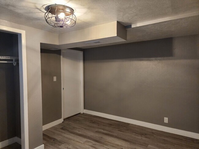 Building Photo - Beautiful Upgraded house in Santaquin