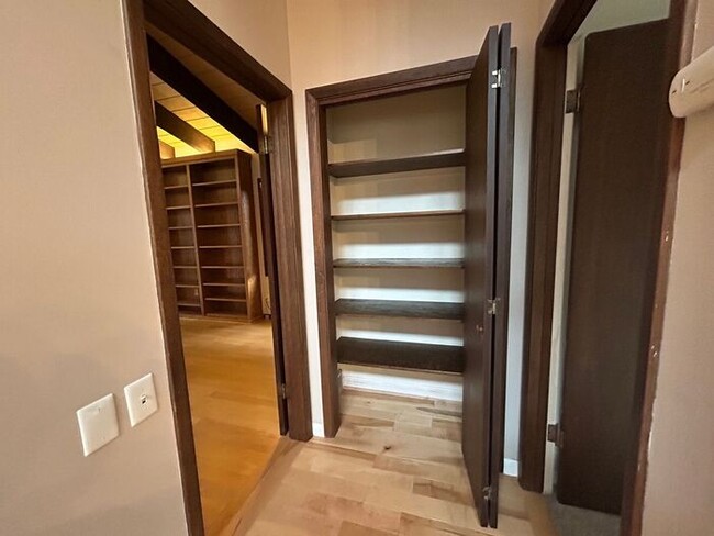 Building Photo - $3,350 | 5 Bedroom, 2.5 Bathroom House | P...