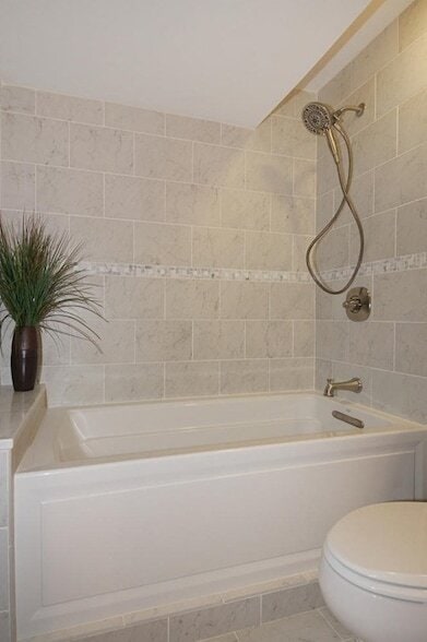 Building Photo - 276 Waverley Ave