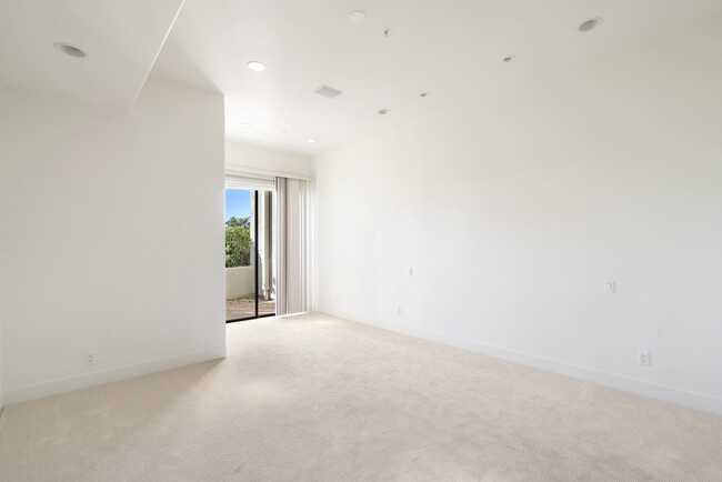 Building Photo - 7700 E Gainey Ranch Rd