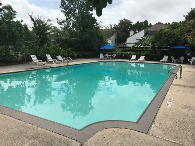 Building Photo - 10051 Westpark Dr