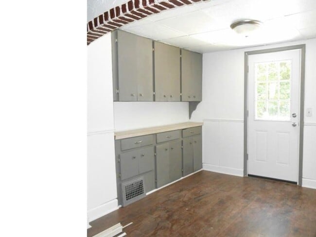 Building Photo - 500/502 Delmar