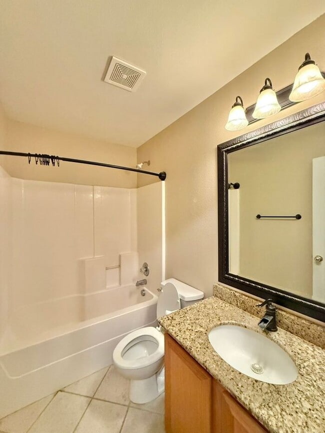 Building Photo - 3 Bedroom, 2 Bathroom Home in Lindale!