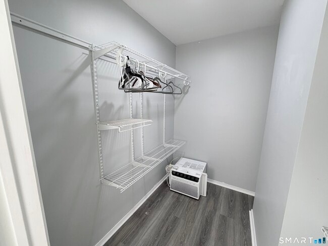 Building Photo - 43 Southwind Ln