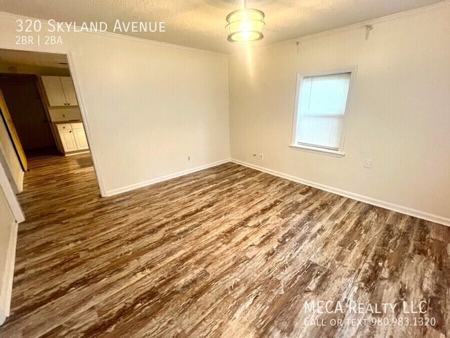 Building Photo - 320 Skyland Ave