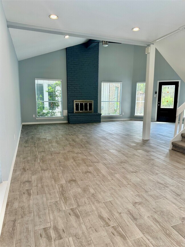 Building Photo - 12625 Memorial Dr