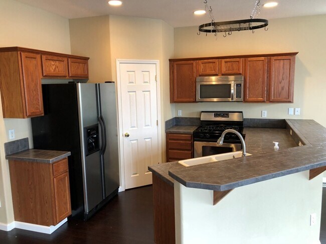 Building Photo - 10918 SW Adele Dr