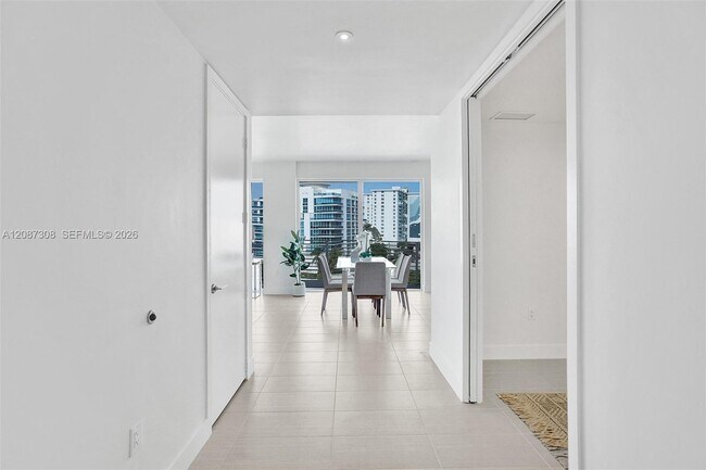 Building Photo - 612 Bayshore Dr