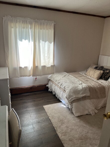 Building Photo - 80 Riverside Dr