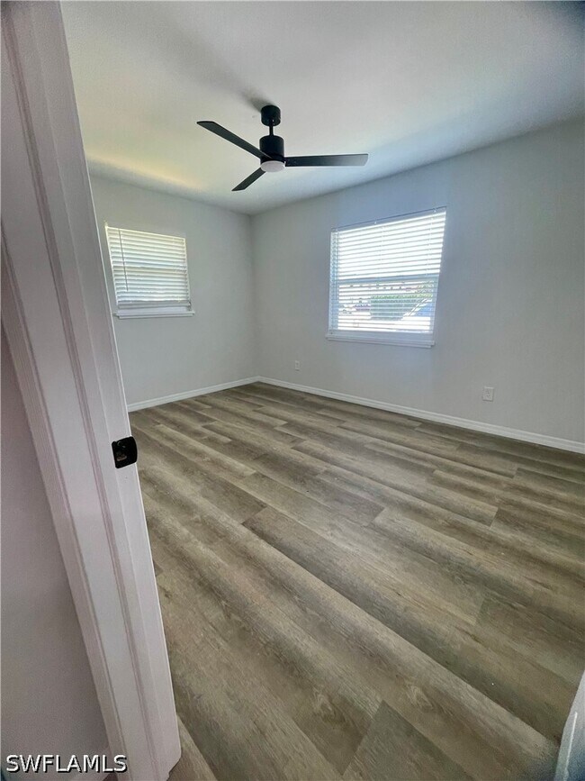Building Photo - 3183 Poinciana Dr