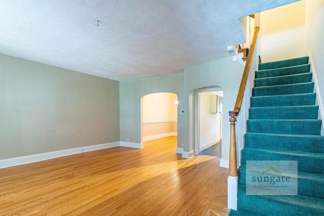 Building Photo - 16 Nunnery Ln