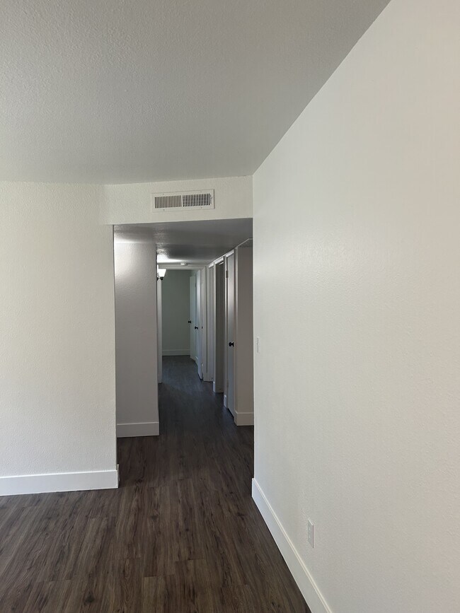 Building Photo - 3000 Jade Way