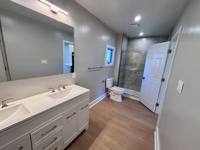 Building Photo - Freshly Renovated 8-Bedroom Home with Large Driveway – Ewing, NJ