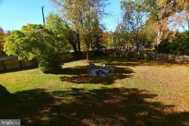 Building Photo - 1 Orchard Ln