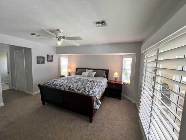 Building Photo - Waterfront Paradise in Punta Gorda Isles –...