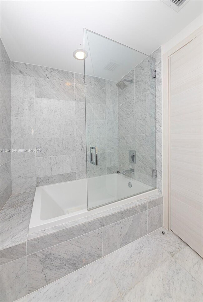 Building Photo - 801 S Miami Ave