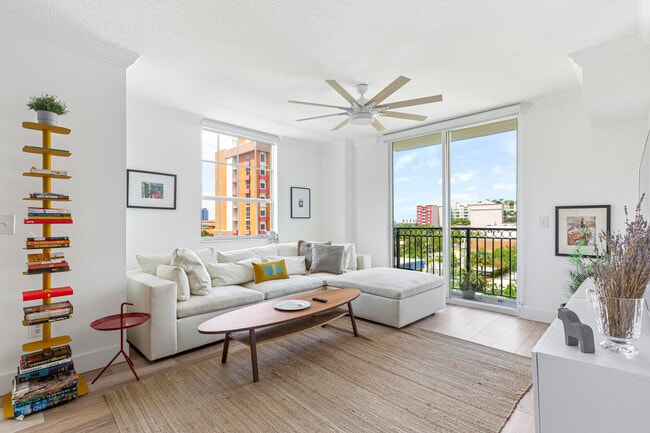 Building Photo - 600 S Dixie Hwy