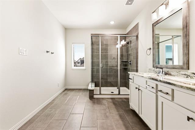 Building Photo - 3773 Wellesley Ave