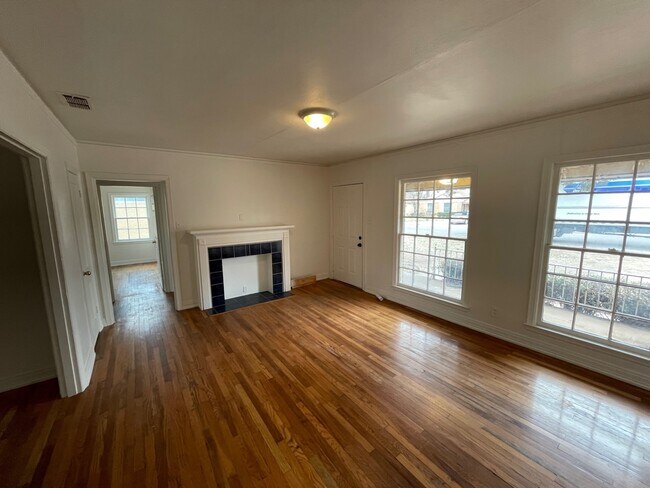 Building Photo - 2510 31st St